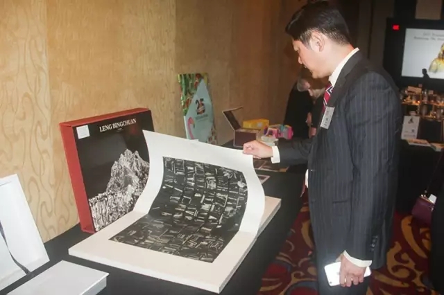 The awarding ceremony – Artron’s award-winning book Leng Bingchuan